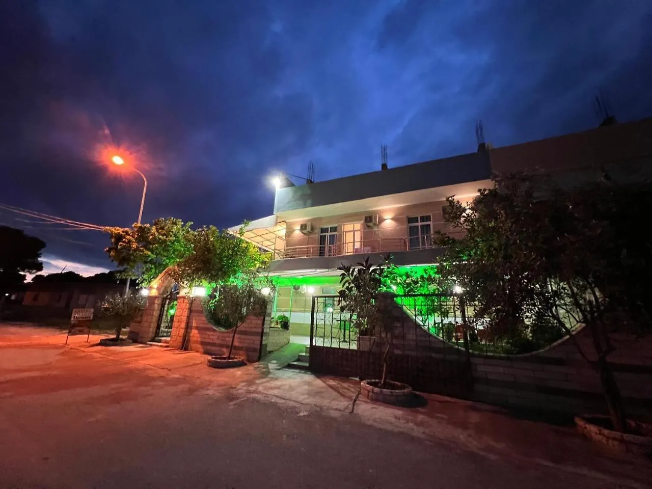 Gasthof Hotel Vila Flowers Vlorë